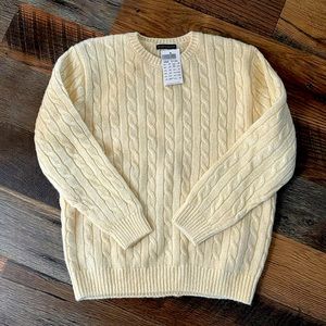 Brandy Melville cable knit sweater. OS.